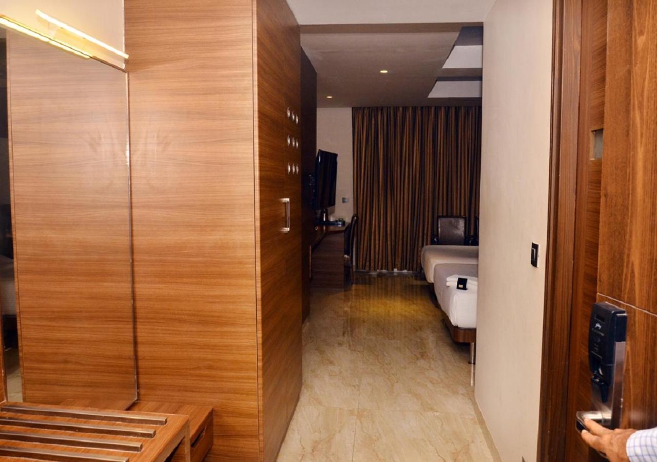Golden Residency Hotel Раманатапурам Екстериор снимка