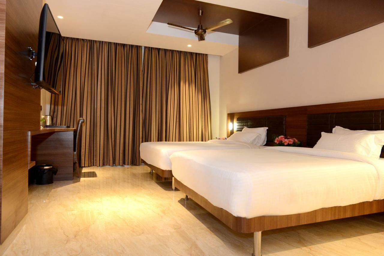 Golden Residency Hotel Раманатапурам Екстериор снимка