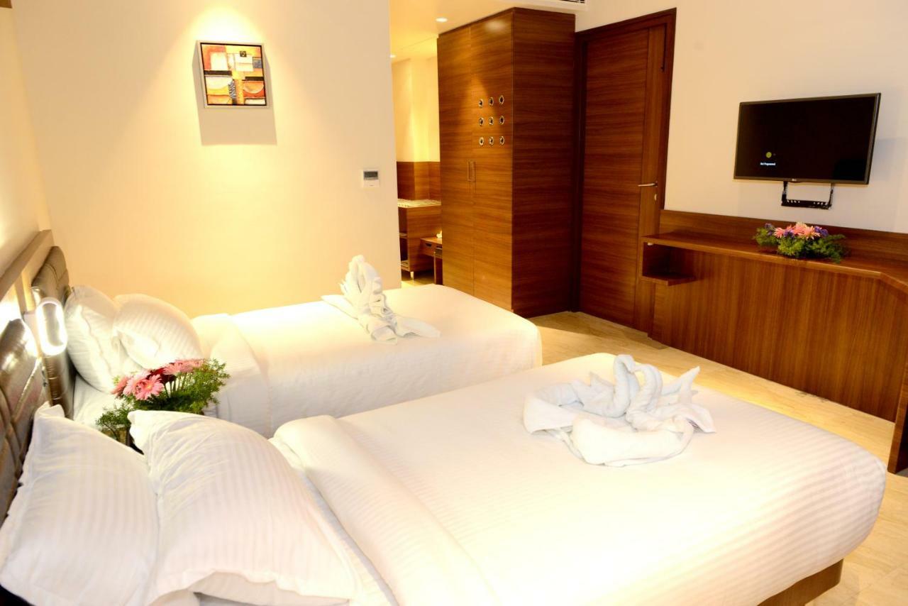 Golden Residency Hotel Раманатапурам Екстериор снимка