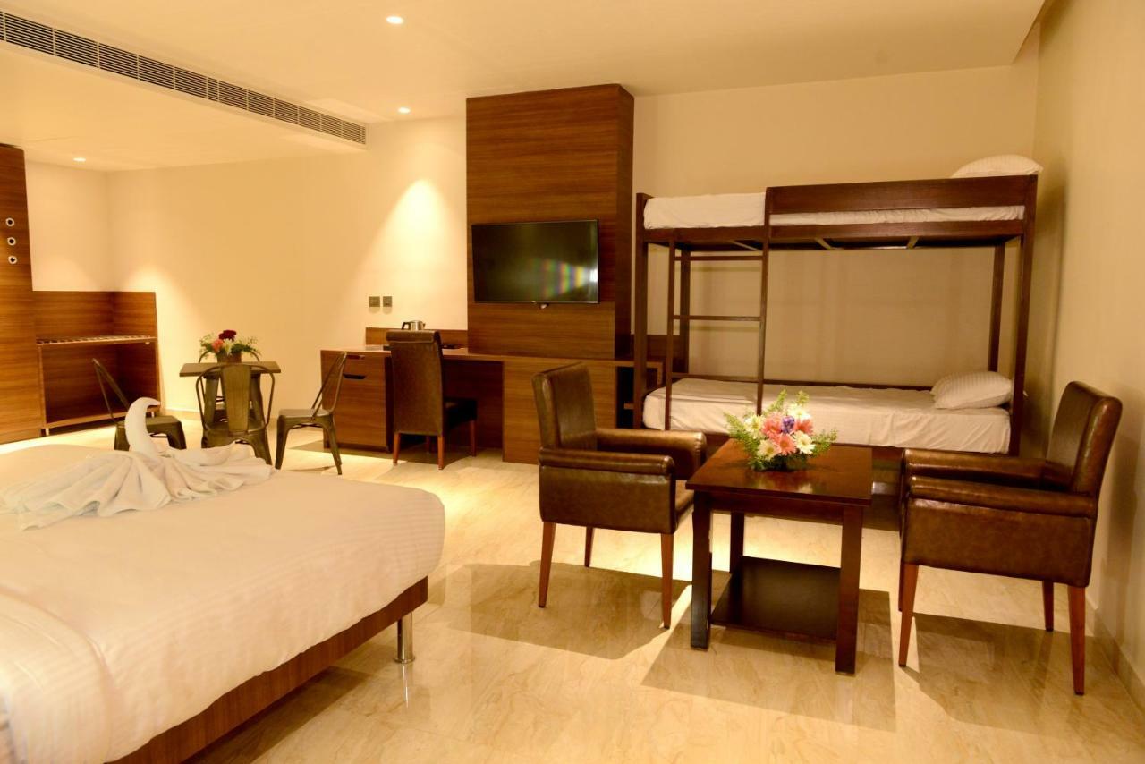 Golden Residency Hotel Раманатапурам Екстериор снимка