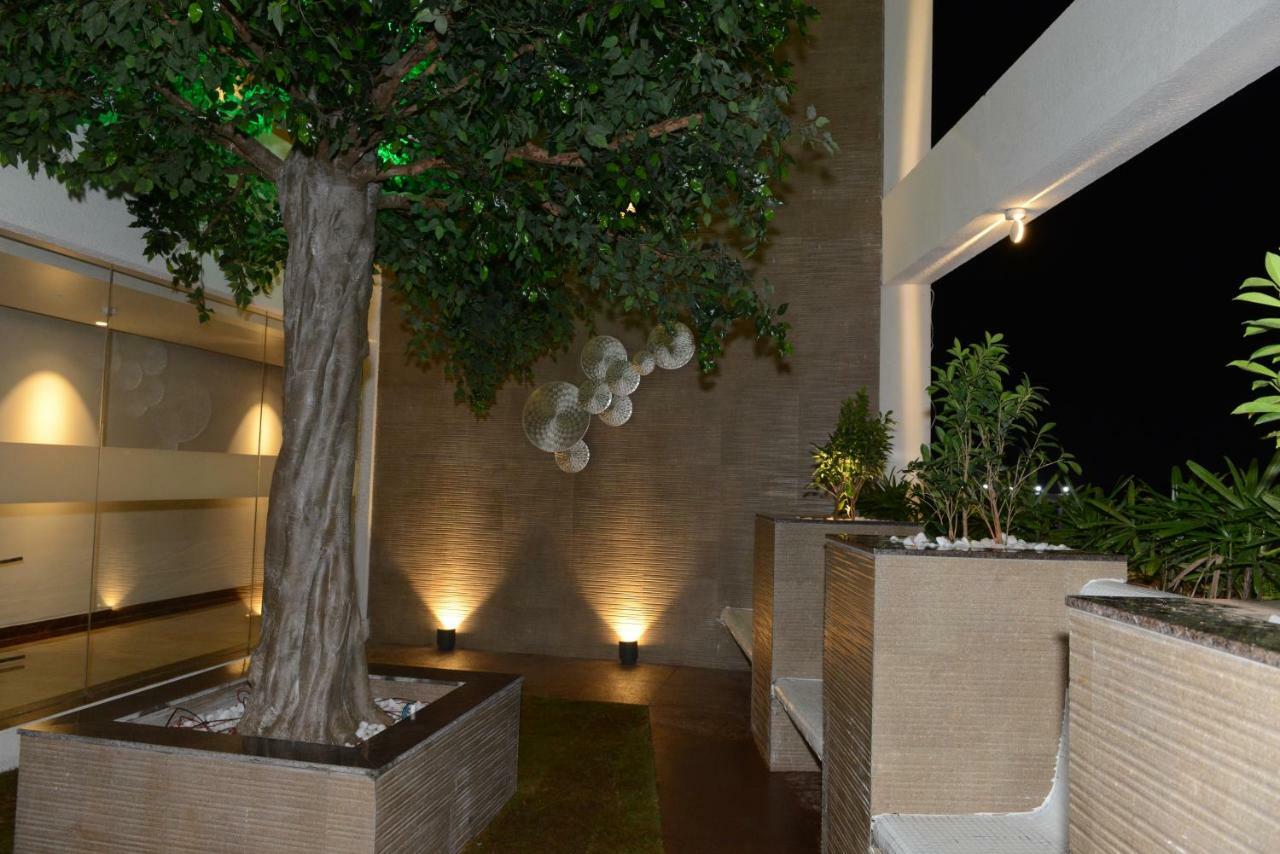 Golden Residency Hotel Раманатапурам Екстериор снимка