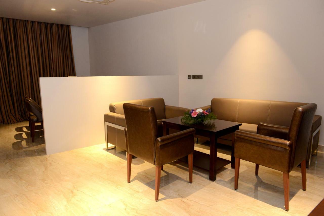 Golden Residency Hotel Раманатапурам Екстериор снимка